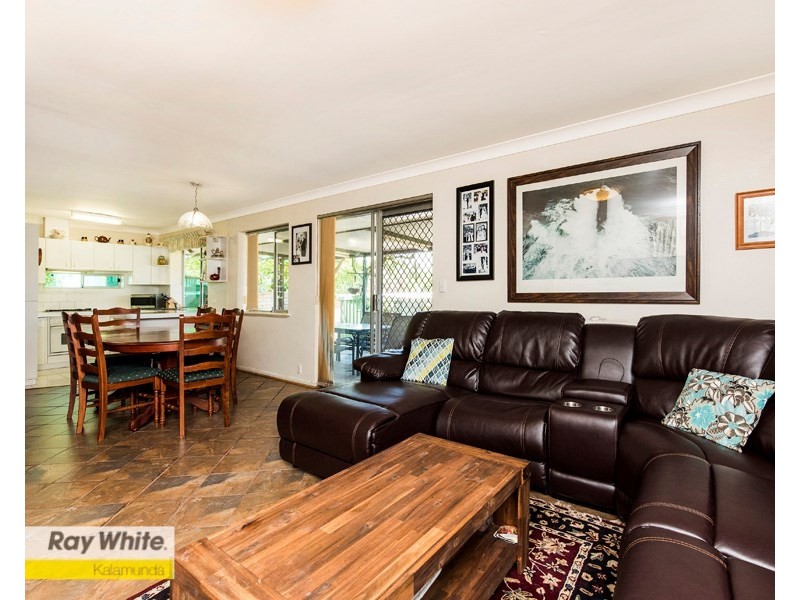 17 Bridgwood Road, Lesmurdie WA 6076