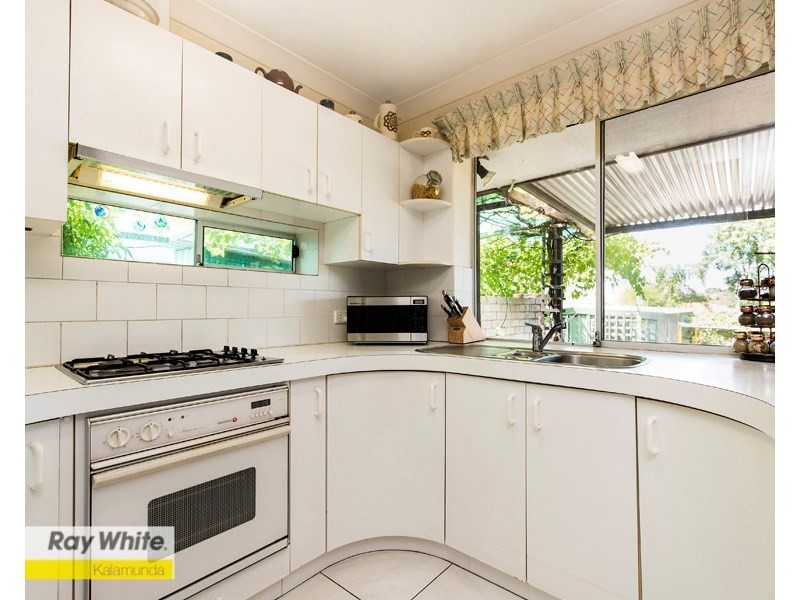 17 Bridgwood Road, Lesmurdie WA 6076