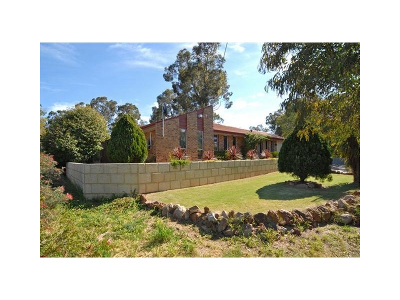 11 Shield Road, Lesmurdie WA 6076