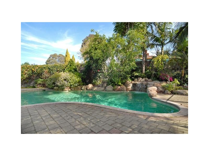 11 Shield Road, Lesmurdie WA 6076