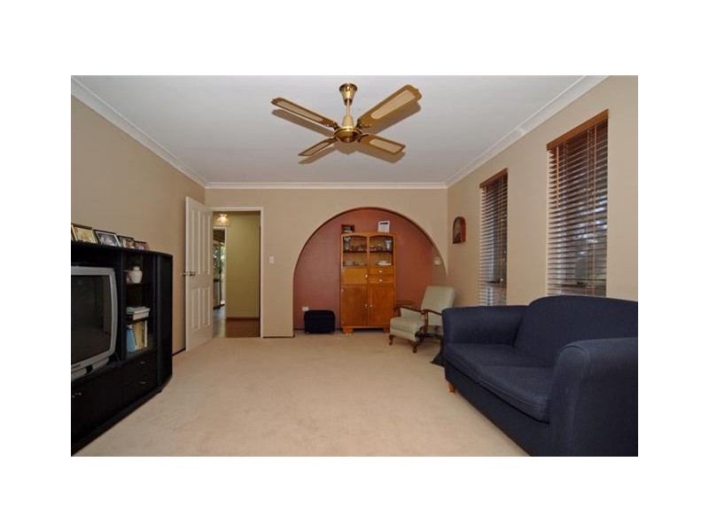 11 Shield Road, Lesmurdie WA 6076