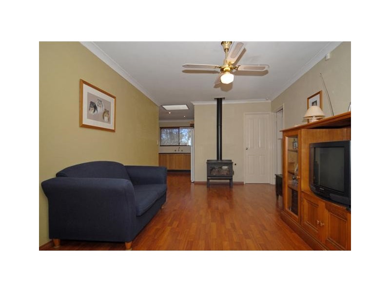 11 Shield Road, Lesmurdie WA 6076