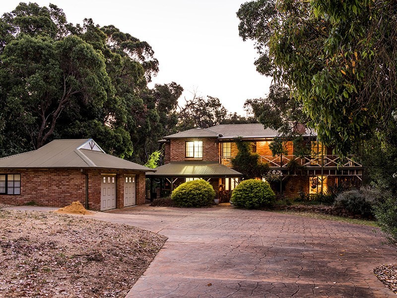 41 Winjana Road, Lesmurdie WA 6076