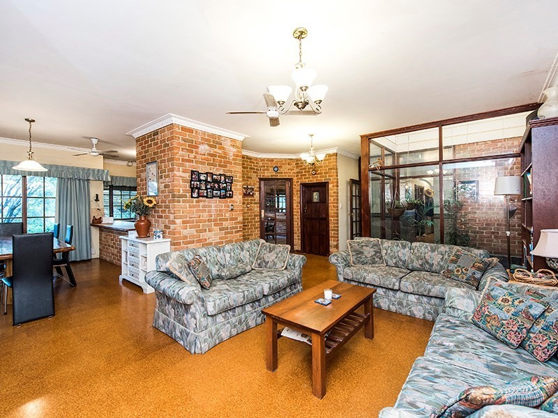 41 Winjana Road, Lesmurdie WA 6076