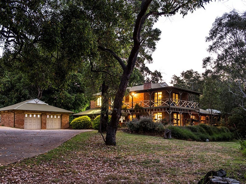 41 Winjana Road, Lesmurdie WA 6076