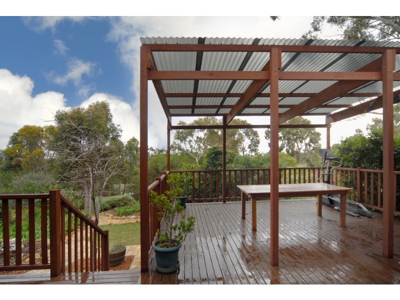 27 Gray Road, Gooseberry Hill WA 6076