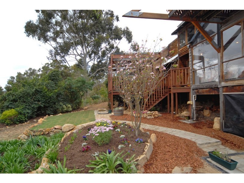 27 Gray Road, Gooseberry Hill WA 6076