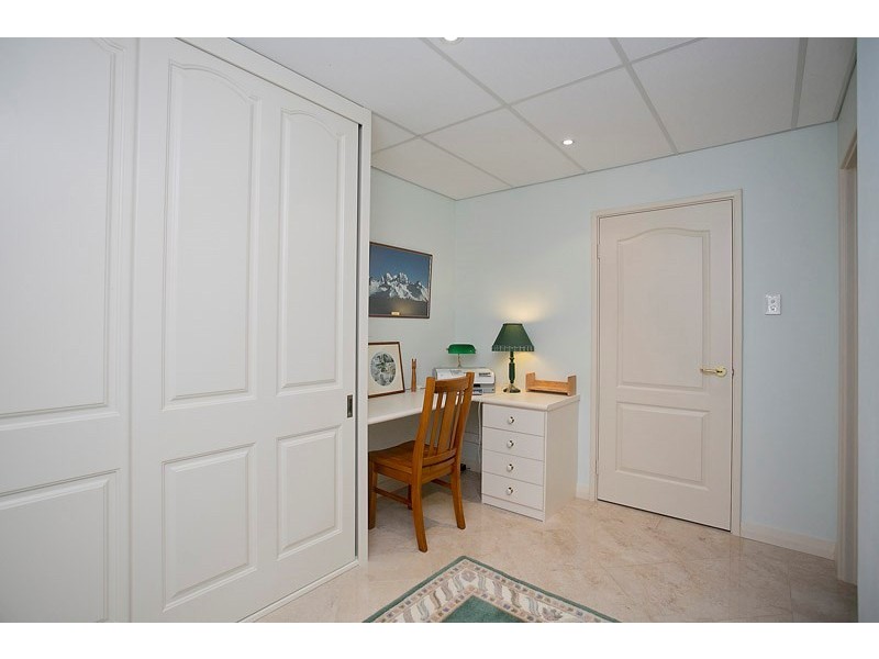 32 Whistlepipe Court, Forrestfield WA 6058