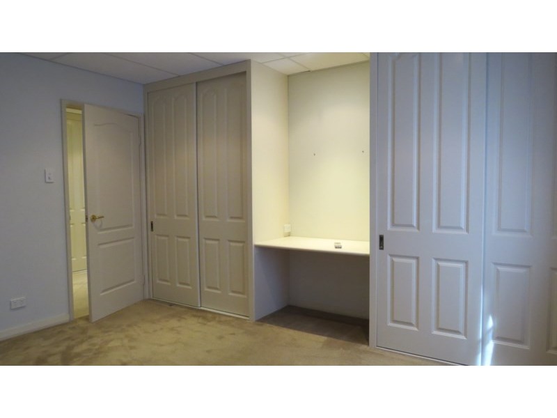 32 Whistlepipe Court, Forrestfield WA 6058