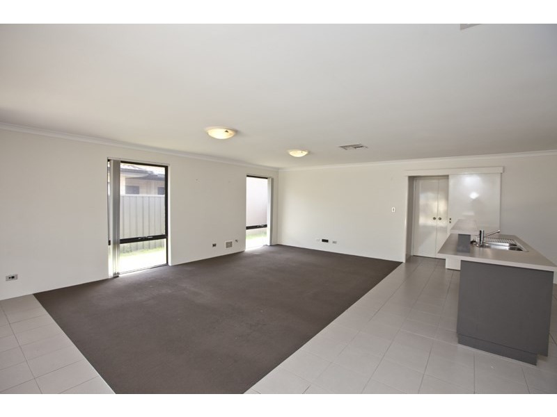 8 Norwich Way, High Wycombe WA 6057