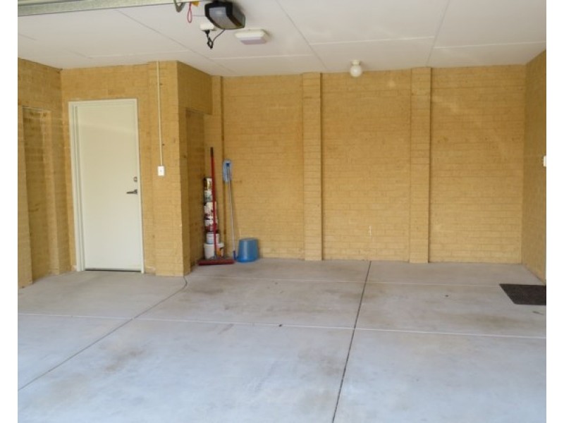 2B White Road, Kalamunda WA 6076