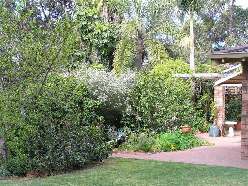 65 Chislehurst Road, Lesmurdie WA 6076