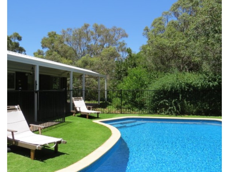 81 Temby Avenue, Kalamunda WA 6076