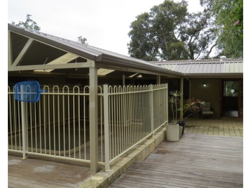 15 Snowball Road, Kalamunda WA 6076