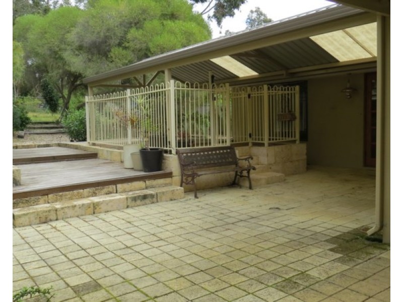 15 Snowball Road, Kalamunda WA 6076