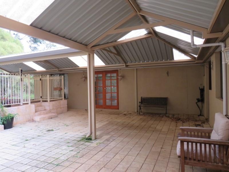 15 Snowball Road, Kalamunda WA 6076