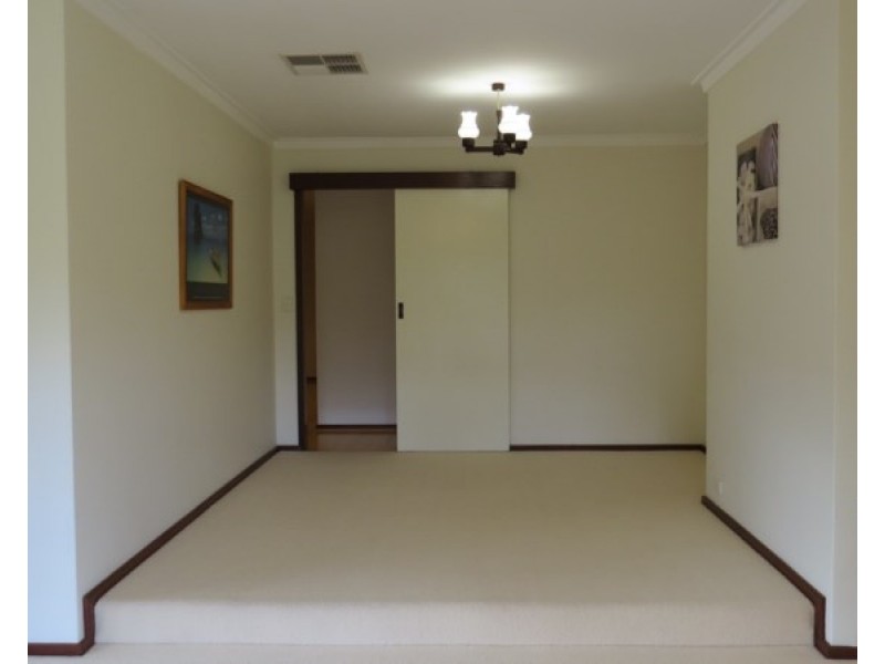 11 Mallee Way, Forrestfield WA 6058