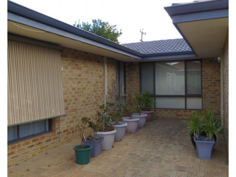 11 Mallee Way, Forrestfield WA 6058