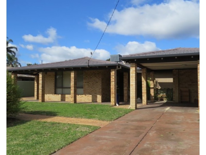 11 Mallee Way, Forrestfield WA 6058