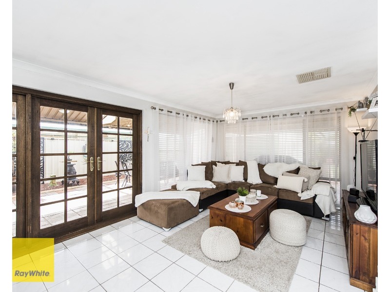 25 Jaffa Close, Seville Grove WA 6112