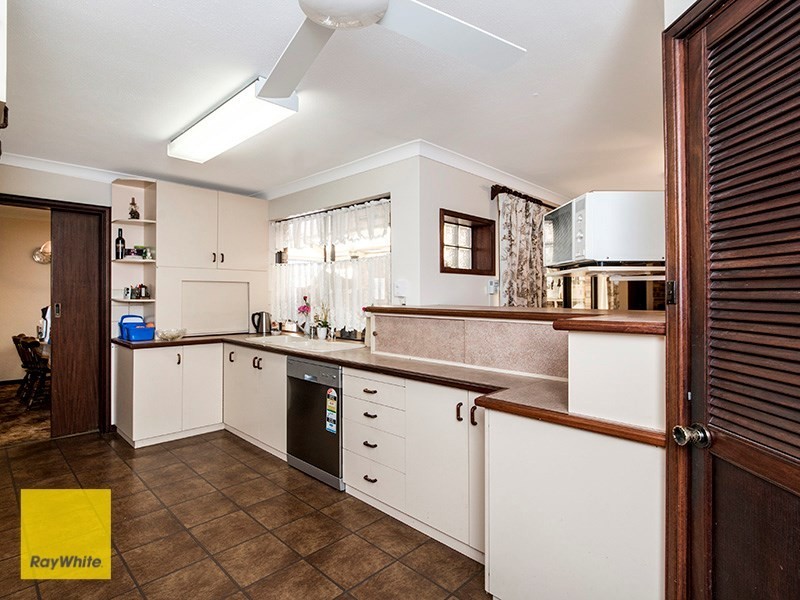 15 Kalmia Way, Forrestfield WA 6058