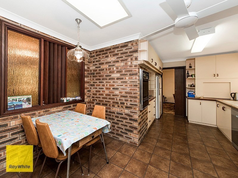 15 Kalmia Way, Forrestfield WA 6058