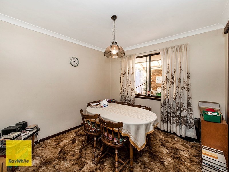 15 Kalmia Way, Forrestfield WA 6058