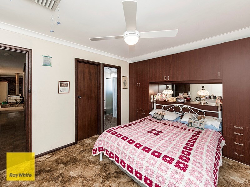 15 Kalmia Way, Forrestfield WA 6058