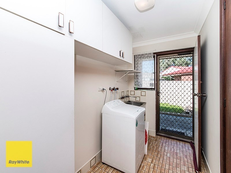 15 Kalmia Way, Forrestfield WA 6058