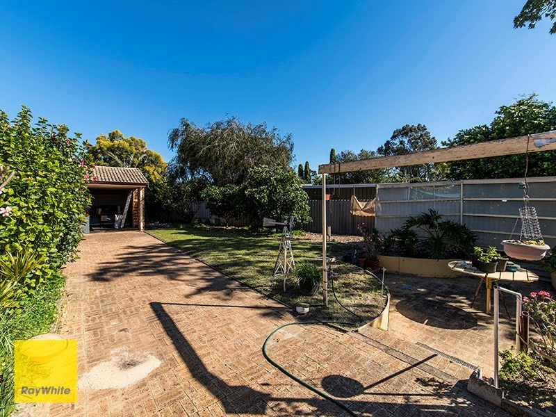 15 Kalmia Way, Forrestfield WA 6058