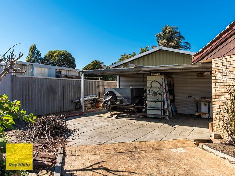 15 Kalmia Way, Forrestfield WA 6058