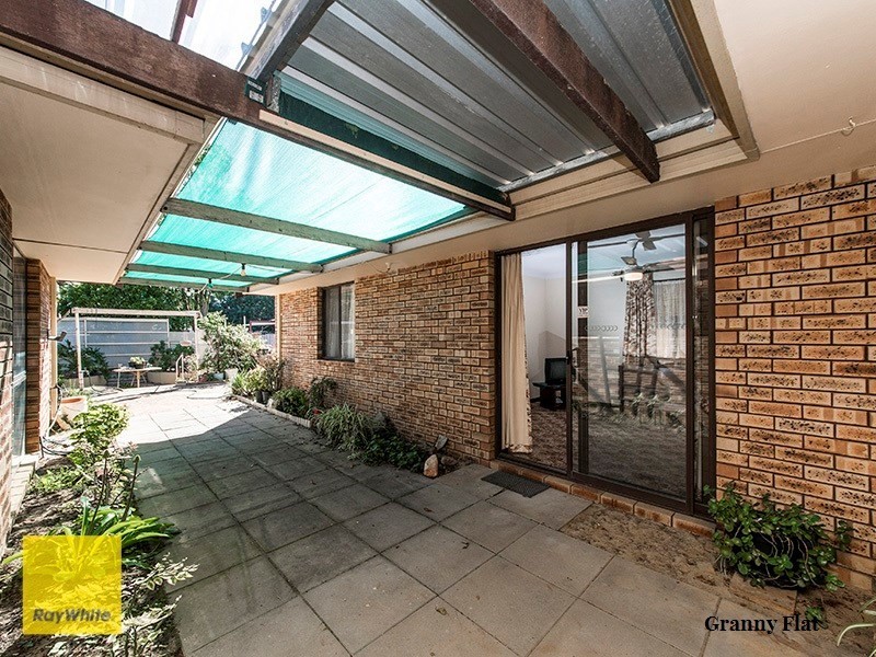 15 Kalmia Way, Forrestfield WA 6058