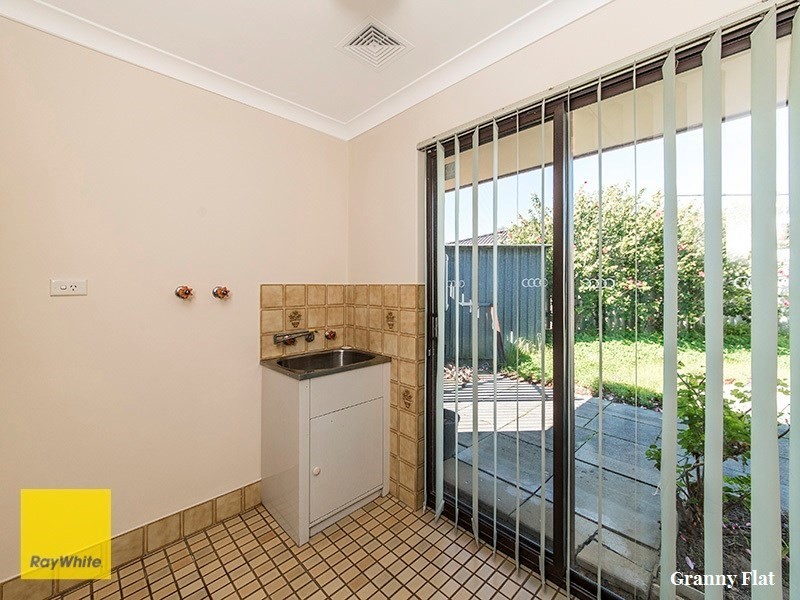 15 Kalmia Way, Forrestfield WA 6058