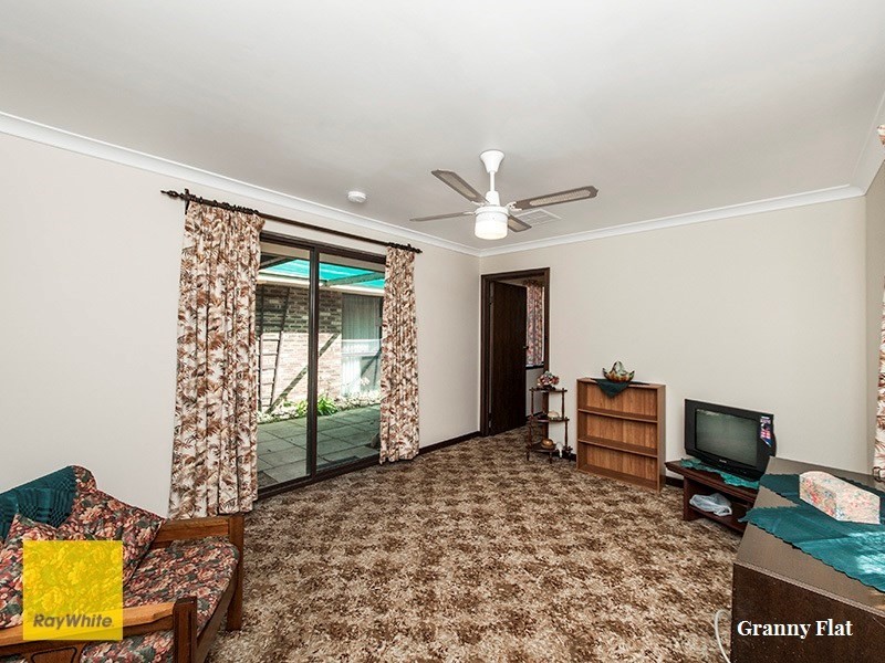 15 Kalmia Way, Forrestfield WA 6058