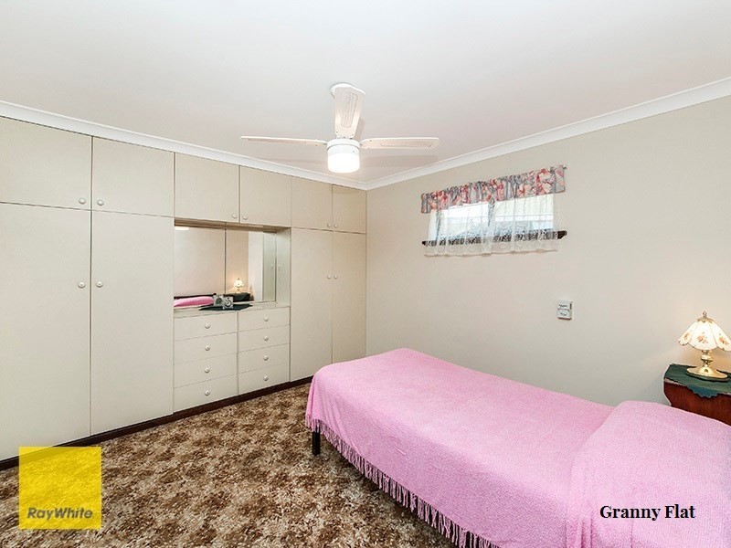 15 Kalmia Way, Forrestfield WA 6058