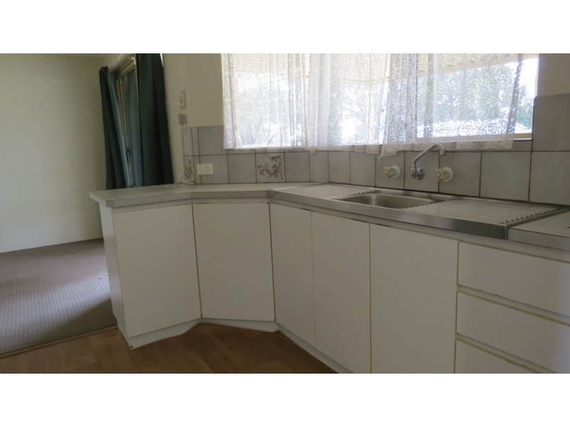 1 Brolga Court, High Wycombe WA 6057