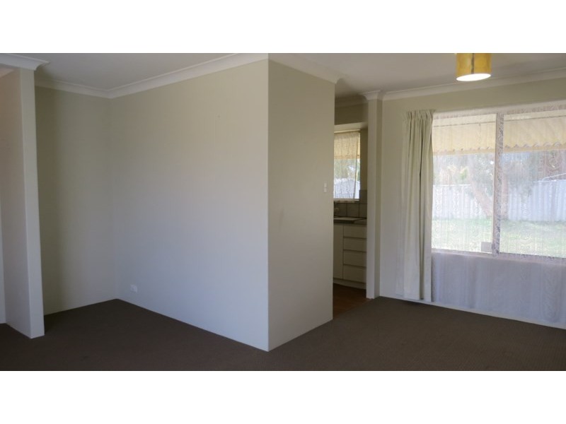 1 Brolga Court, High Wycombe WA 6057