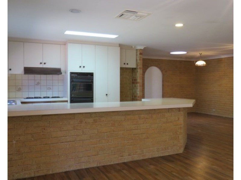 15 Madderson Road, High Wycombe WA 6057