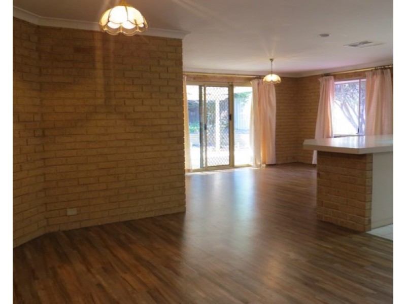 15 Madderson Road, High Wycombe WA 6057