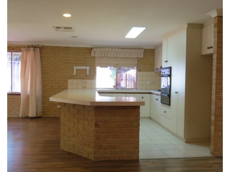 15 Madderson Road, High Wycombe WA 6057