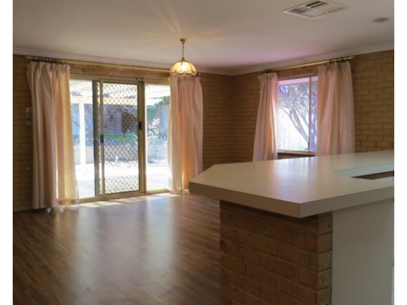 15 Madderson Road, High Wycombe WA 6057