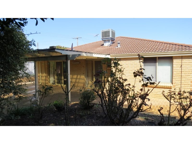 15 Madderson Road, High Wycombe WA 6057