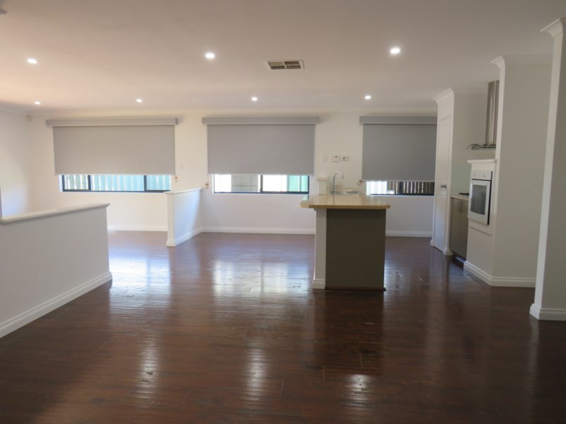 8 Denver Rise, High Wycombe WA 6057