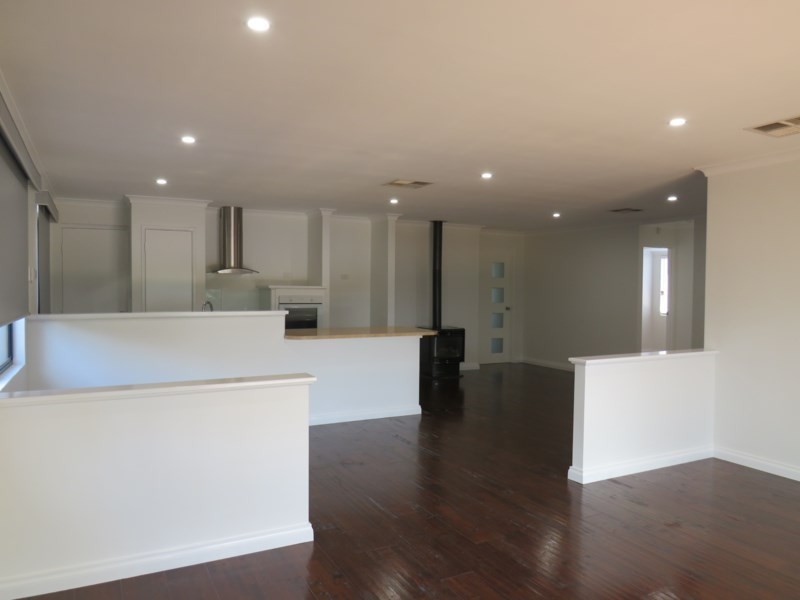 8 Denver Rise, High Wycombe WA 6057