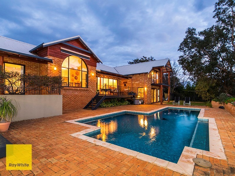 4 Summerfield Place, Gooseberry Hill WA 6076