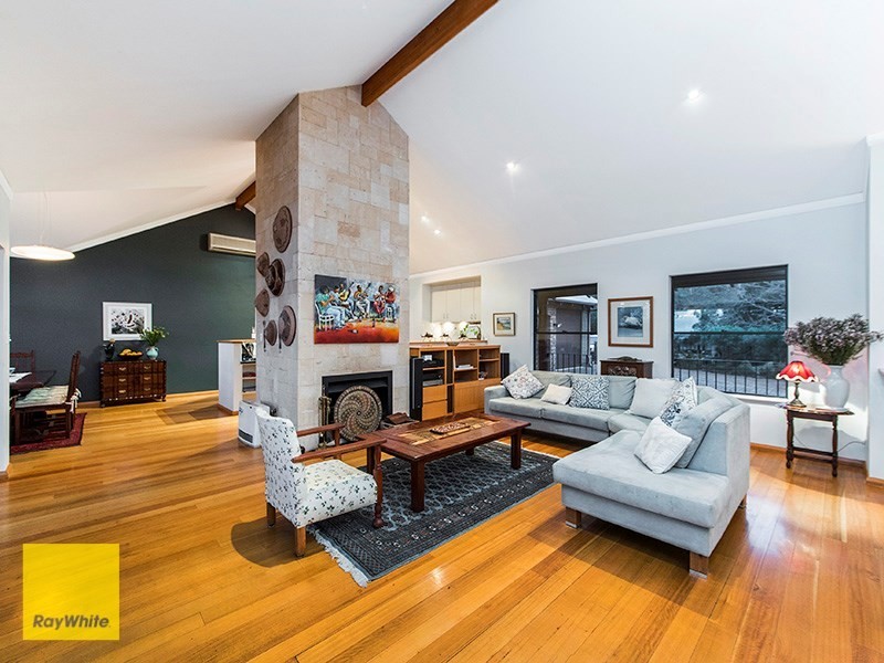 4 Summerfield Place, Gooseberry Hill WA 6076