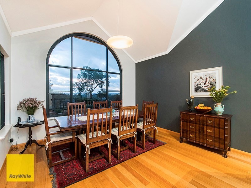 4 Summerfield Place, Gooseberry Hill WA 6076