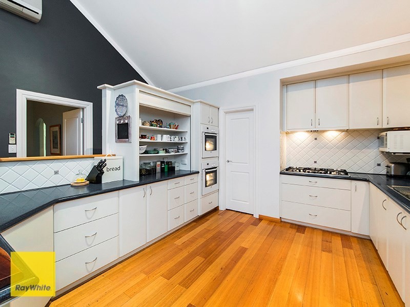 4 Summerfield Place, Gooseberry Hill WA 6076