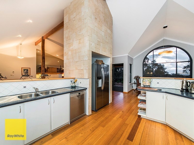 4 Summerfield Place, Gooseberry Hill WA 6076