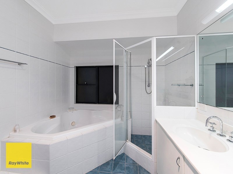 4 Summerfield Place, Gooseberry Hill WA 6076